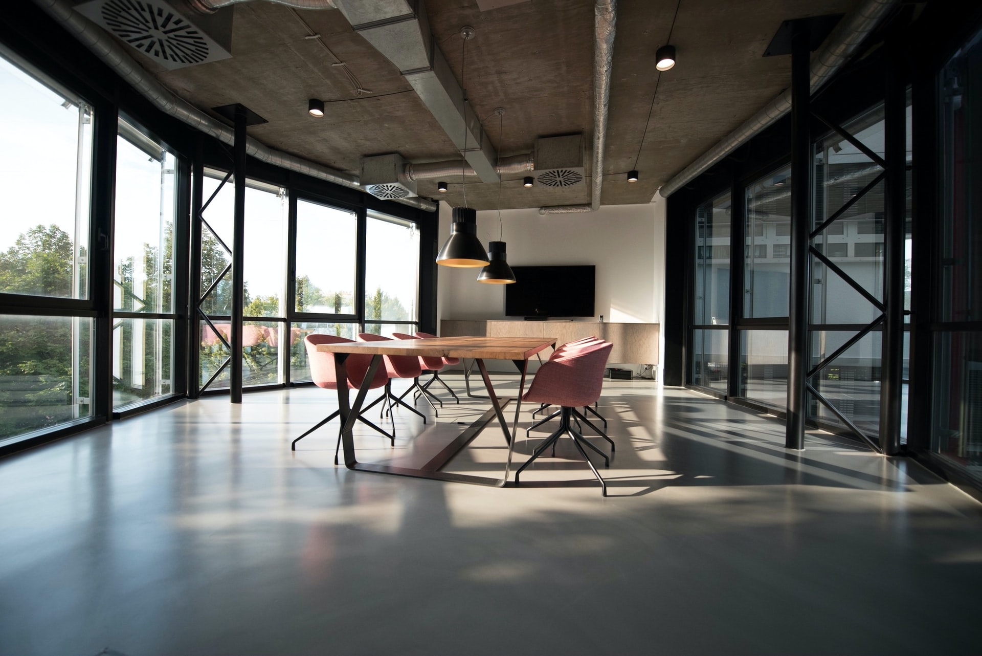 5 Ways To Make Your Office Look More Spacious