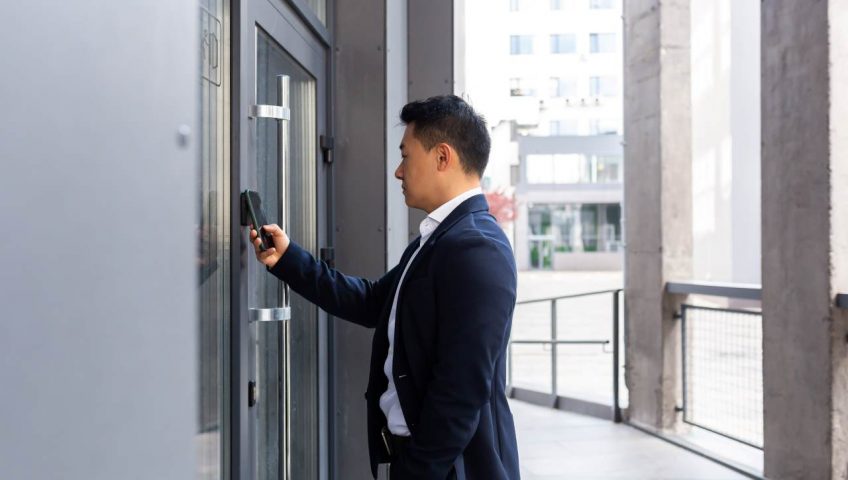 business security; a person accessing a commercial property